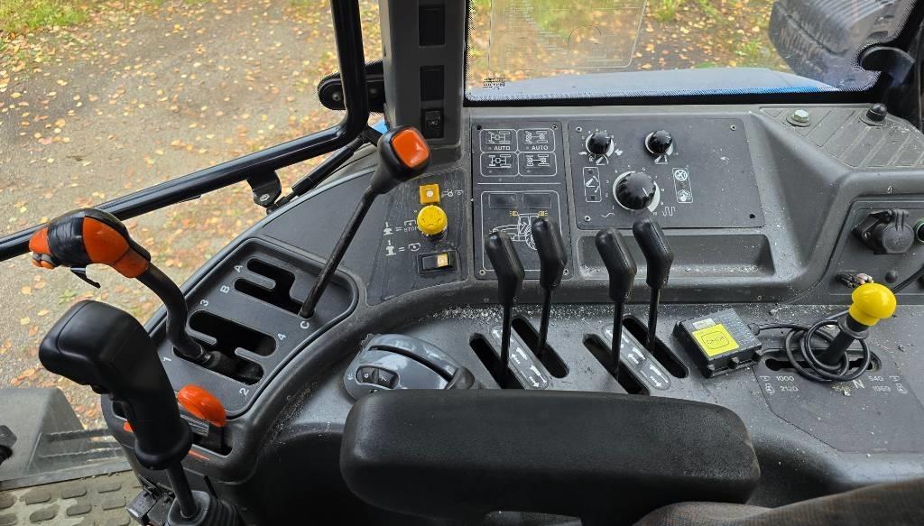 New Holland TM 120 Traktorit