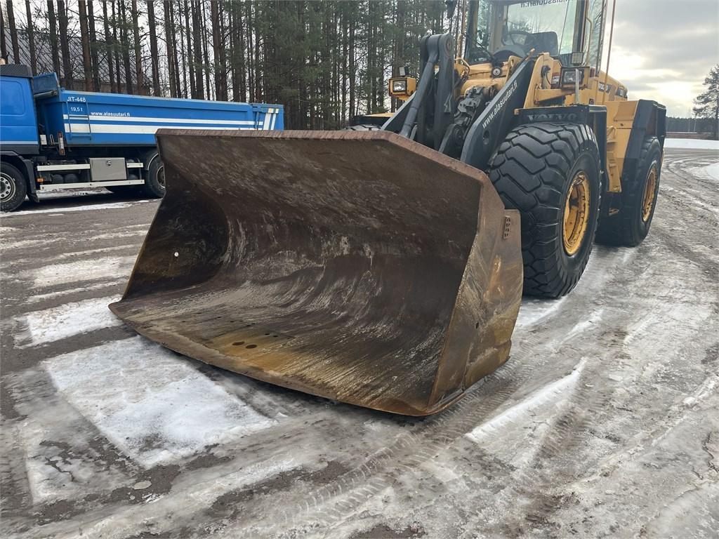Volvo L 120 D Pyöräkuormaajat