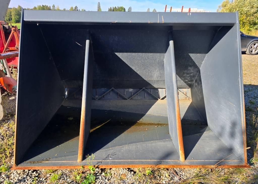 ATI 30 Hiekan- ja suolanlevittimet