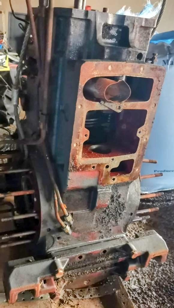 New Holland TM 120 Traktorit