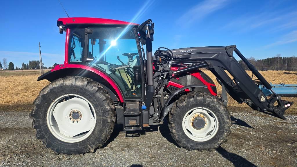 Valtra A 104 Traktorit