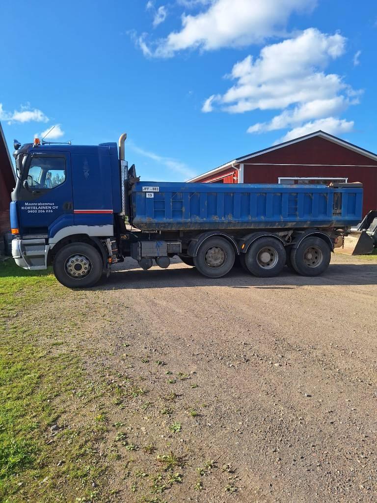 Sisu E12 Sora- ja kippiautot