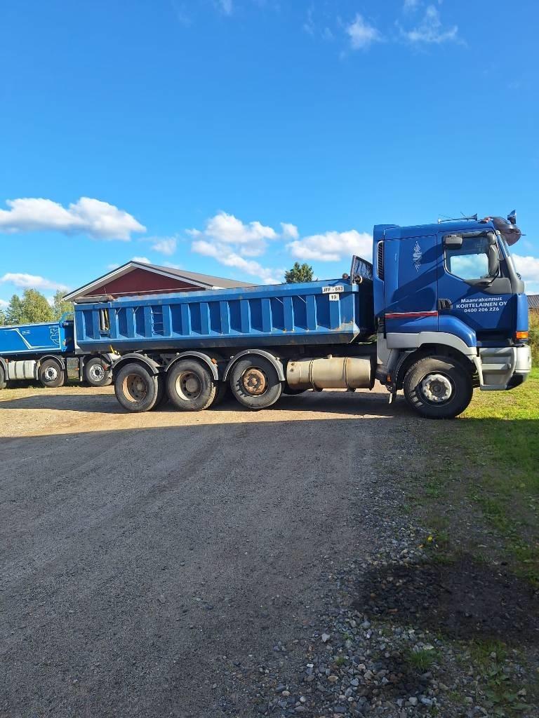 Sisu E12 Sora- ja kippiautot