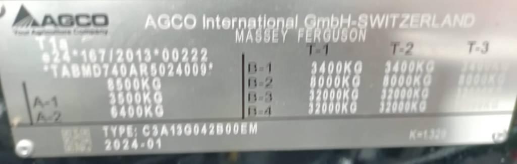 Massey Ferguson 5713M Traktorit