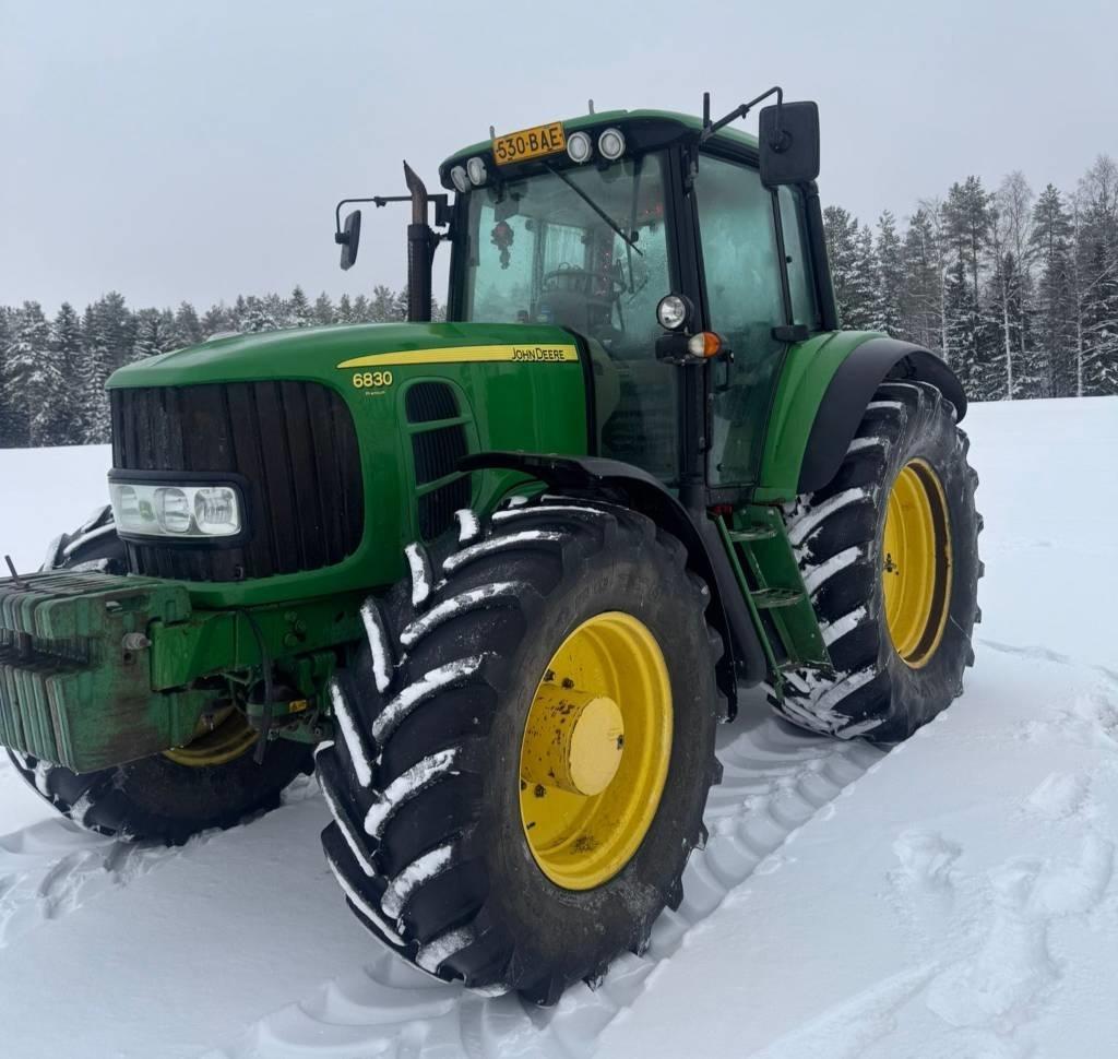 John Deere 6830 Premium Traktorit