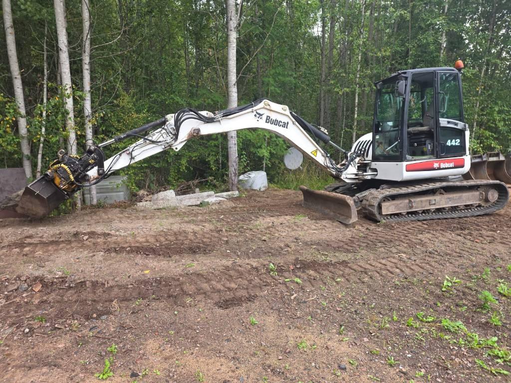 Bobcat 442 Midikaivukoneet 7t - 12t