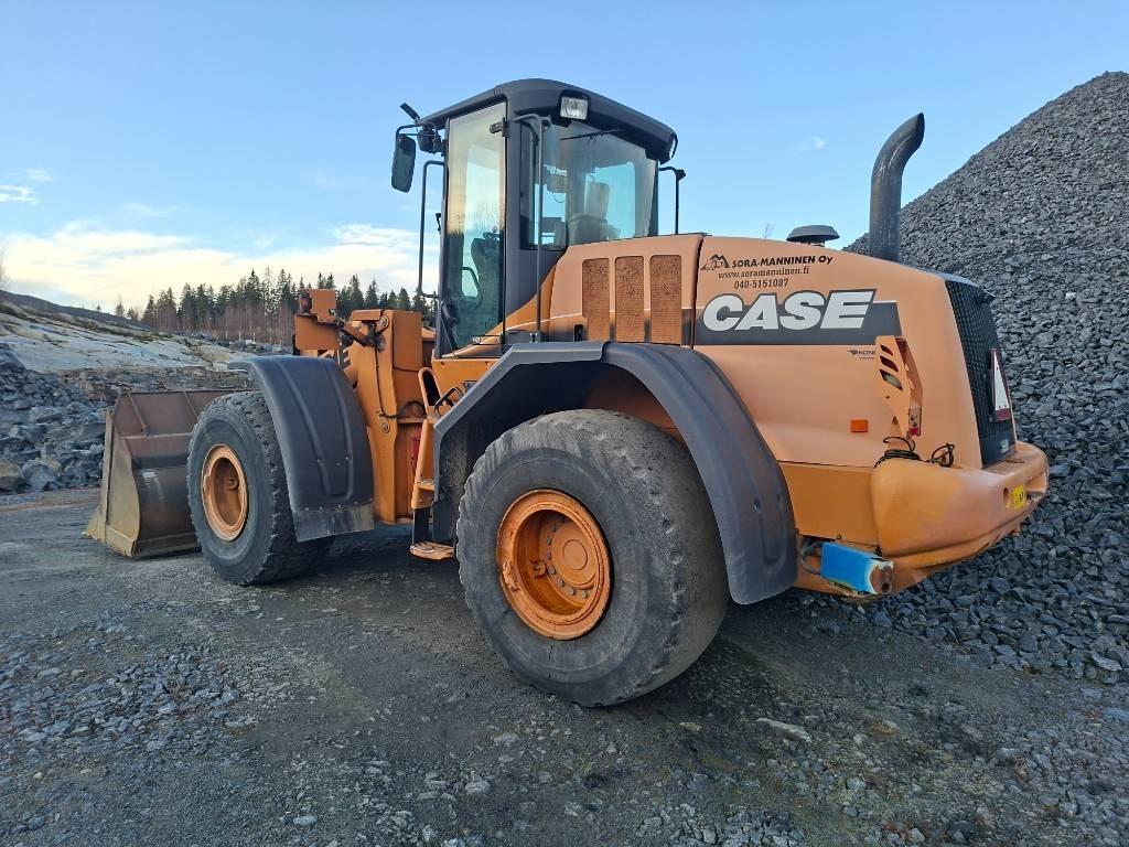 CASE 821 E Pyöräkuormaajat