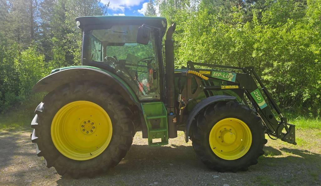 John Deere 6105 R Traktorit