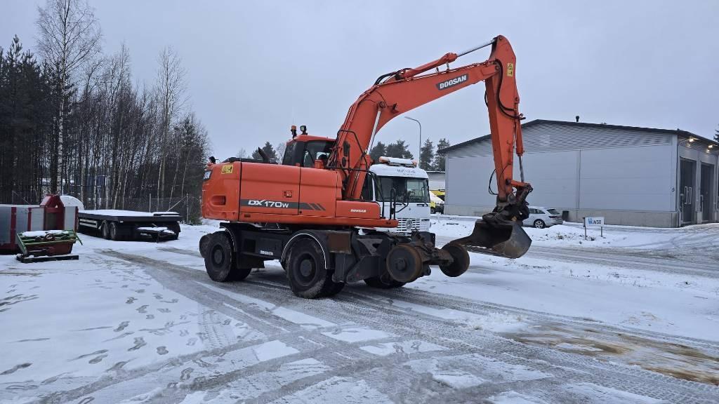 Doosan DX 170 W Pyöräkaivukoneet