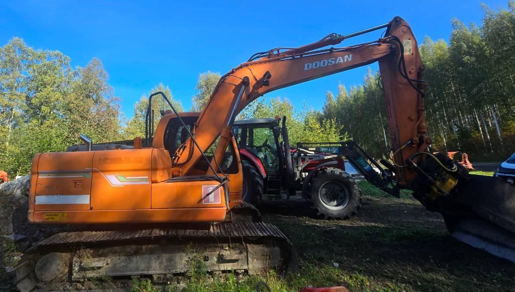 Doosan DX 140 LC Telakaivukoneet